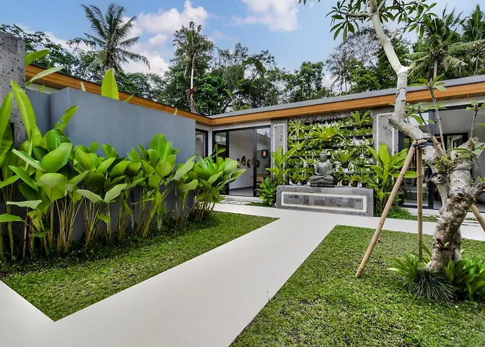 Villa Kamboja By Balisuperhost *